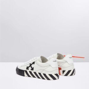 Off-White Vulcanized Low Top Sneakers